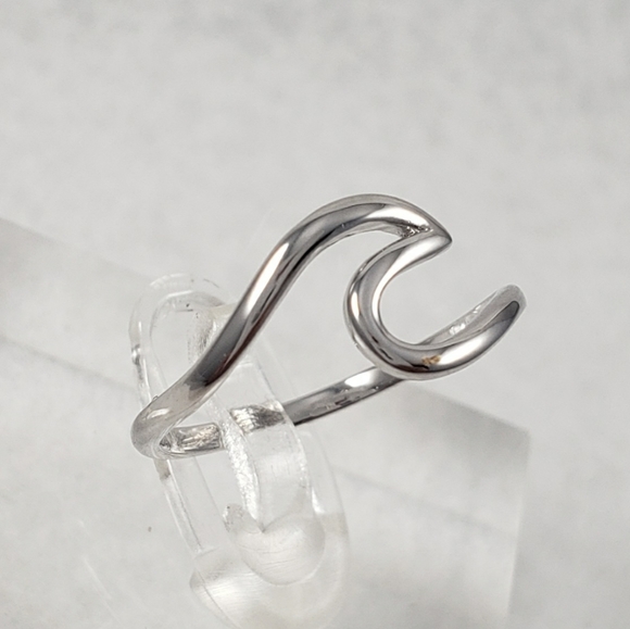 Sterling Silver Wave Ring - Picture 5 of 8